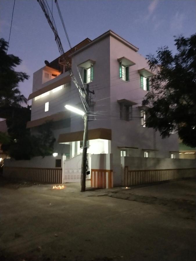 Mayurapriya Inn Madrás Exterior foto